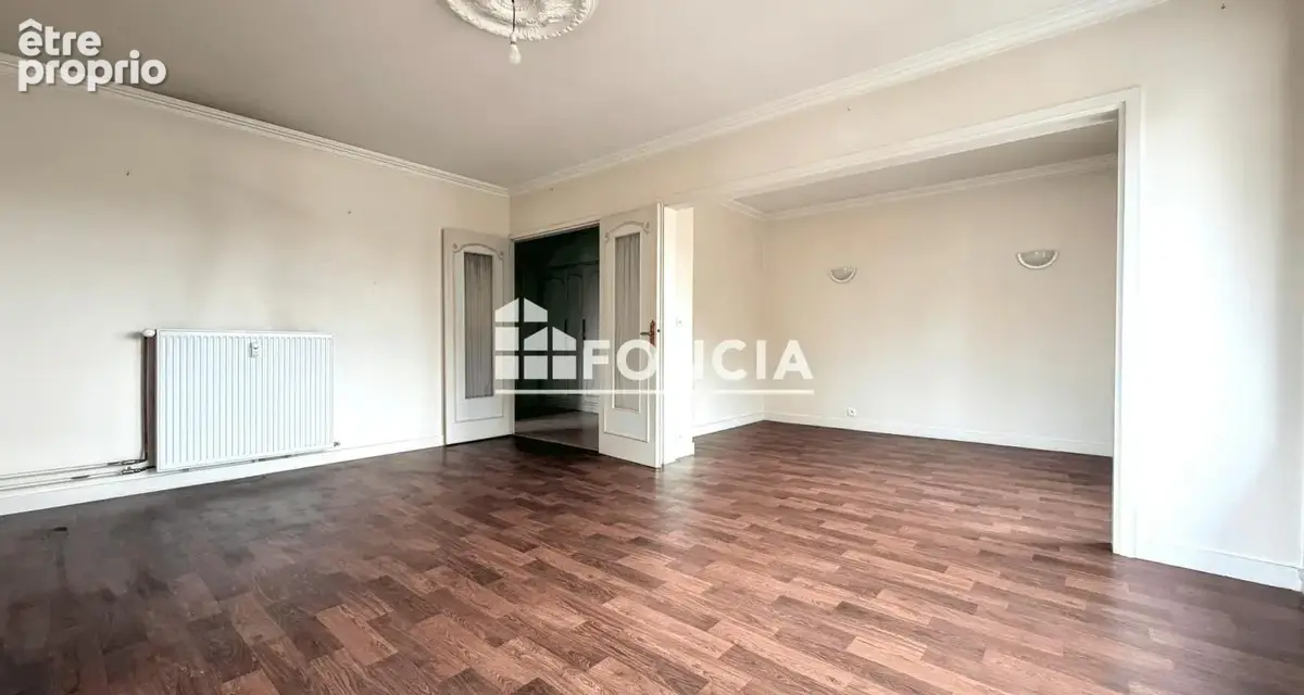 Appartement T5, 2 chambres centre de ville de La Flèche avec vue imprenable sur Le Loir - photo 5