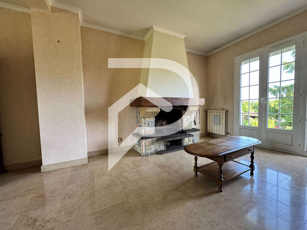 Maison à MEZIERES-SUR-SEINE