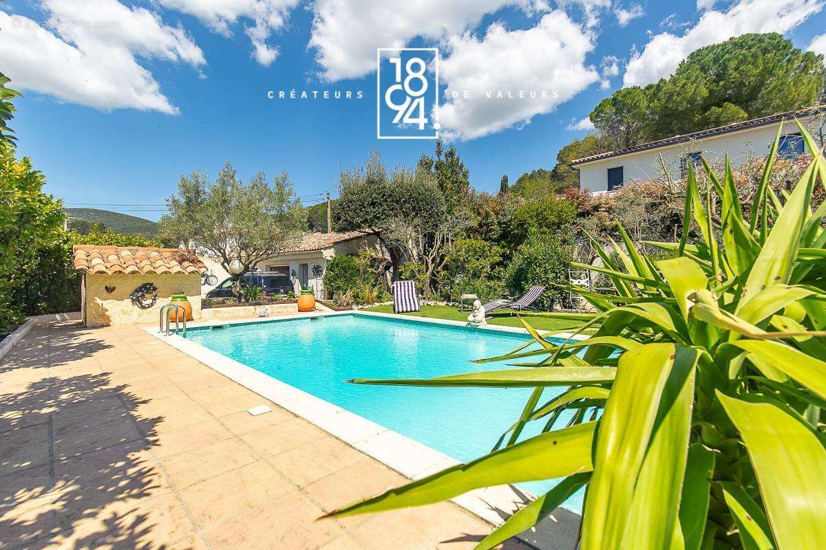 Maison à SAINT-ZACHARIE