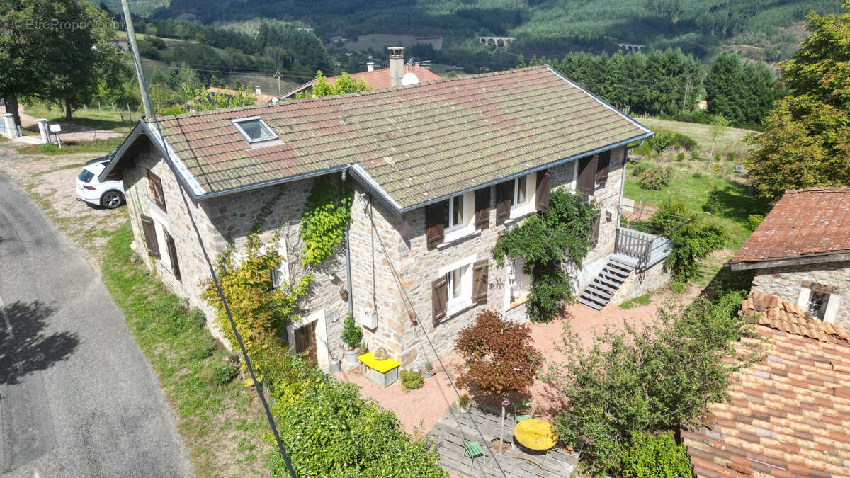 Maison à SAINT-NIZIER-D'AZERGUES