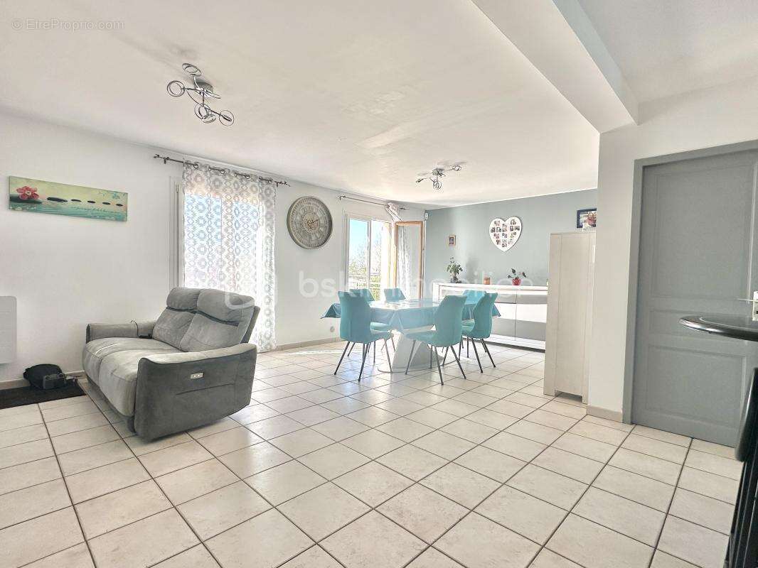 Maison à VILLENEUVE-SUR-YONNE