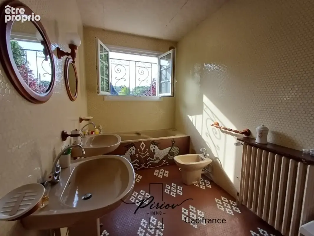Maison familiale au coeur de Doué la Fontaine - Potentiel de 6 chambres - photo 19