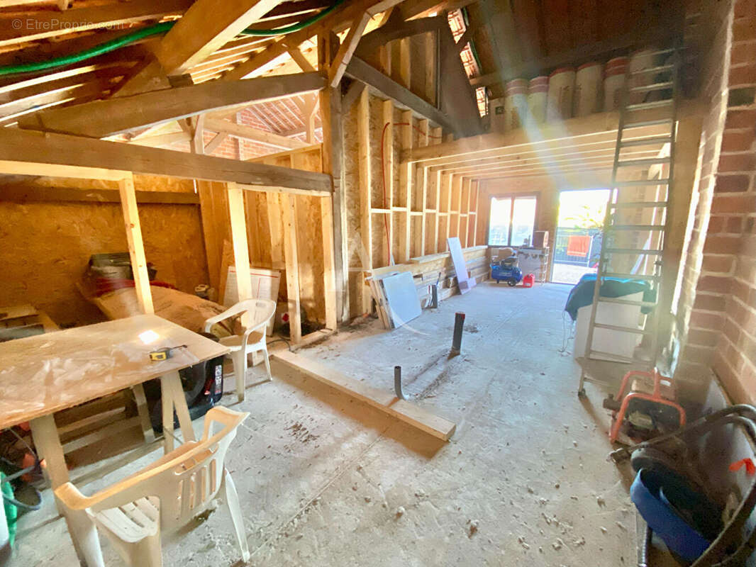 Maison à MARCILLY-EN-VILLETTE