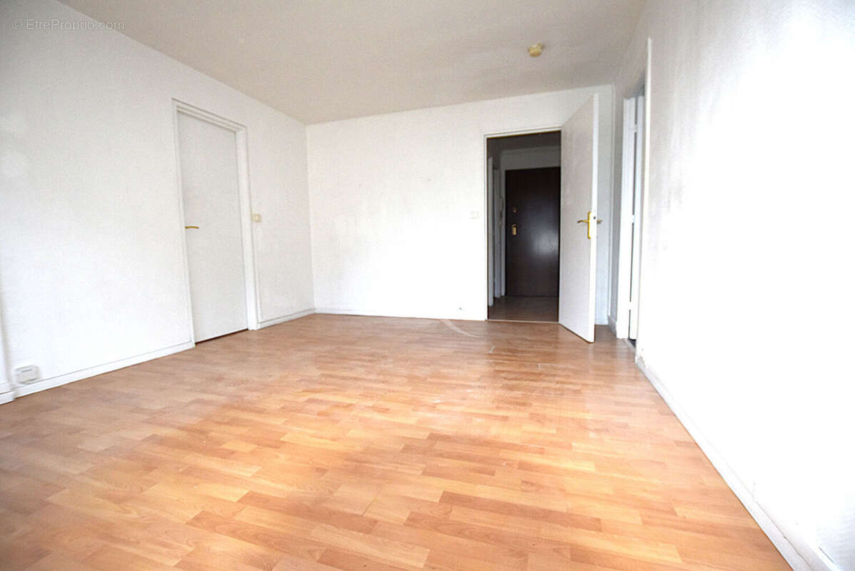 Appartement à COMBS-LA-VILLE