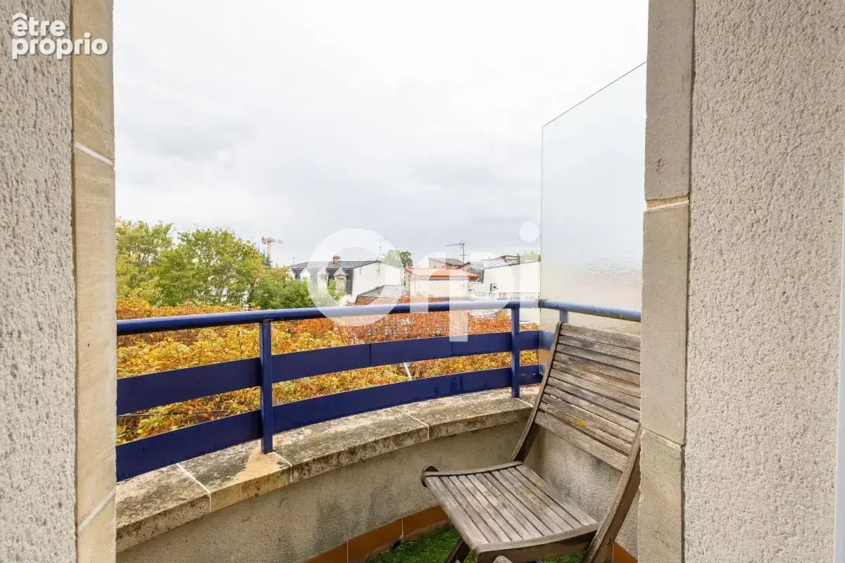 LE RAINCY secteur "PLATEAU" Appartement 2 pièces de 45m² avec parking en sous-sol, cave et balcons - photo 5