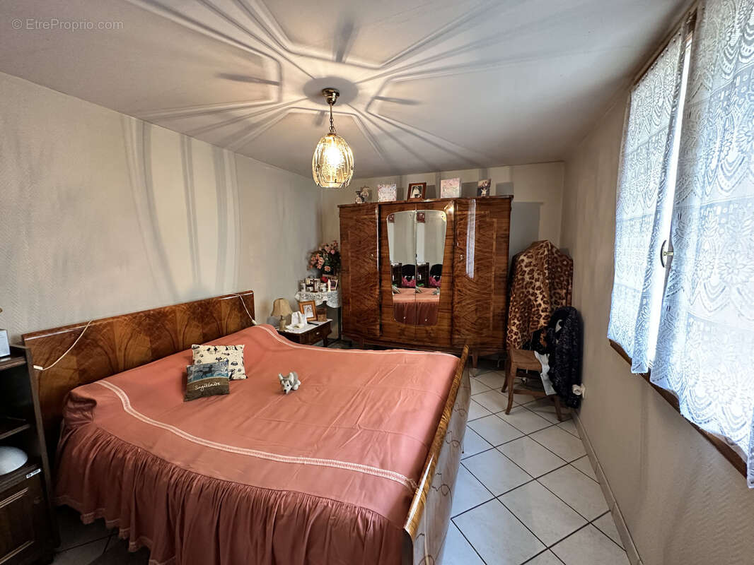 Maison à SAINT-ROMAIN-SUR-GIRONDE