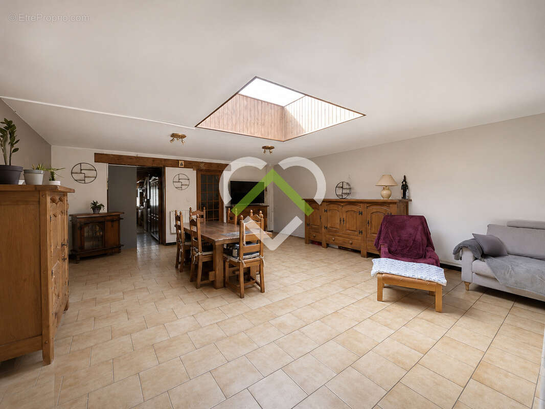 Wasquehal - Maison flamande à gros potentiel bâtie sur 430m2 de terrain - photo 3