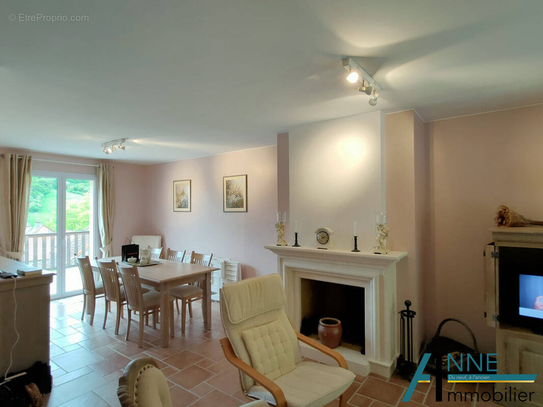 Maison à SAINT-SERNIN-DU-PLAIN