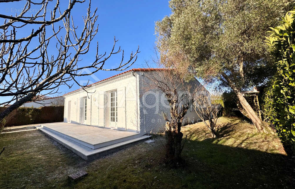 Maison à VAUX-SUR-MER