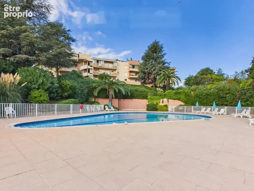 Antibes – Parc de la Badine : 3 pièces de 78,43 m² (Carrez), terrasse et balcon, dans un parc arboré de 1,4 ha avec piscine et t - photo 1