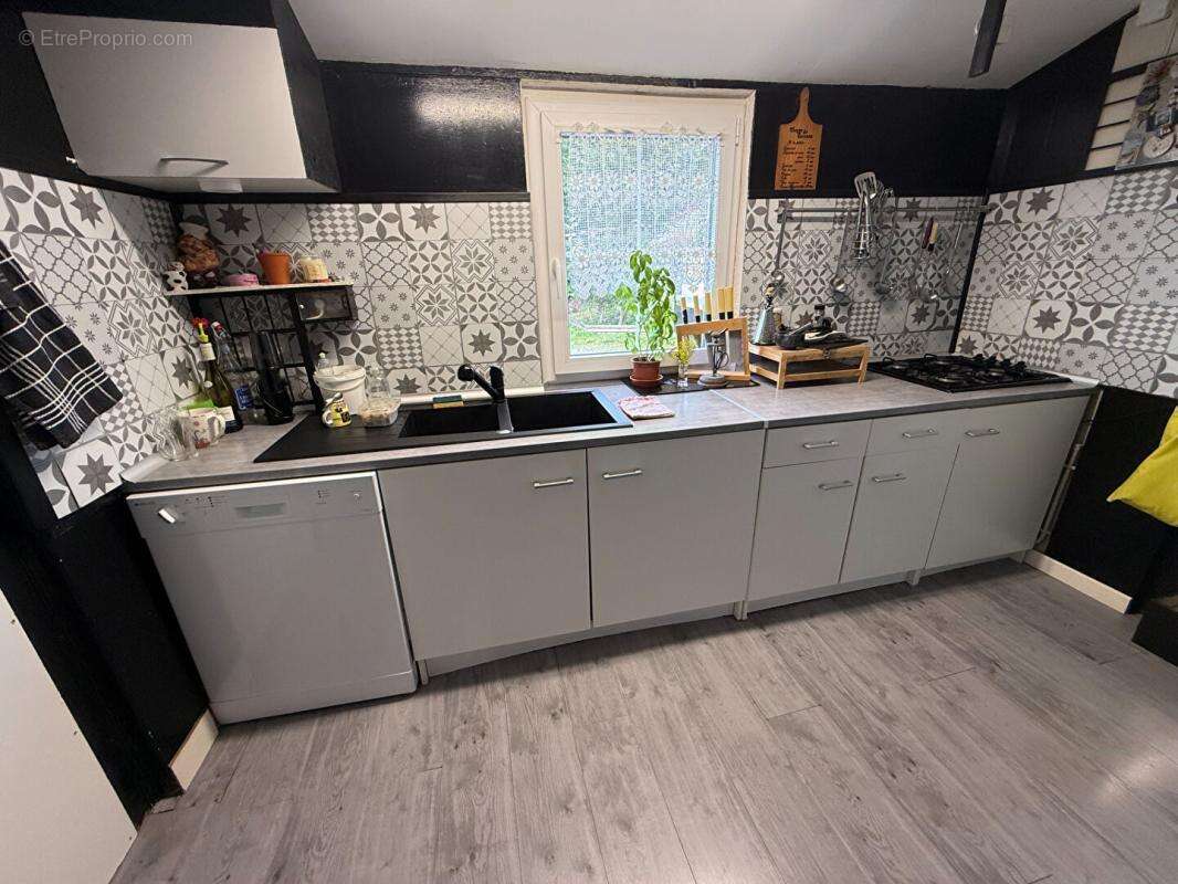 Maison 127 m2 + 2000 m2 terrain + dépendances + puits - photo 4