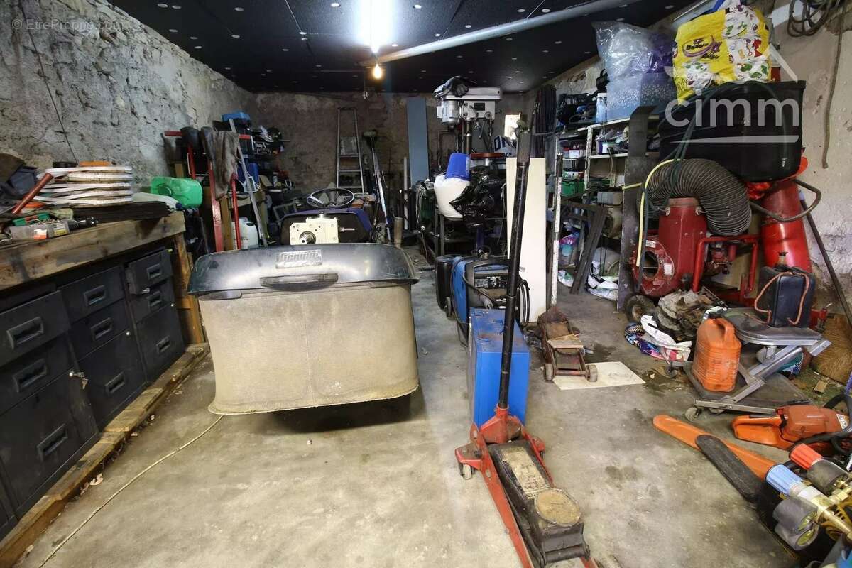 A vendre 2 maisons sur 23 000m² de terrain bordé par une rivière - photo 14