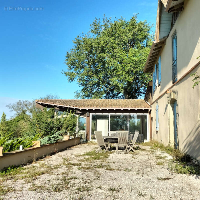 maison de maitre avec piscine intérieur et dependances aménagéables - photo 31