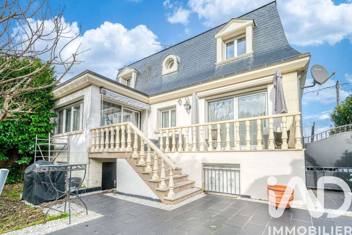 Photo 2 - Maison à LIVRY-GARGAN