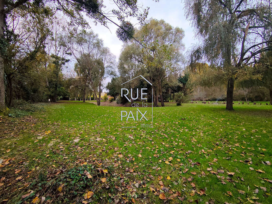 Terrain à MONTHOIRON