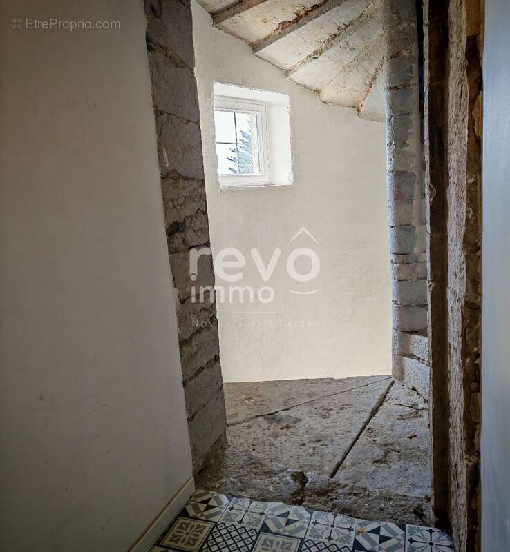 Appartement à MONTANAY