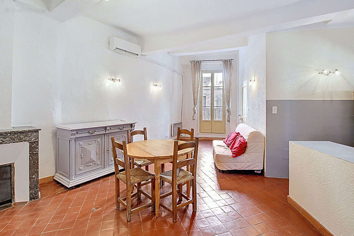 Appartement à VILLECROZE