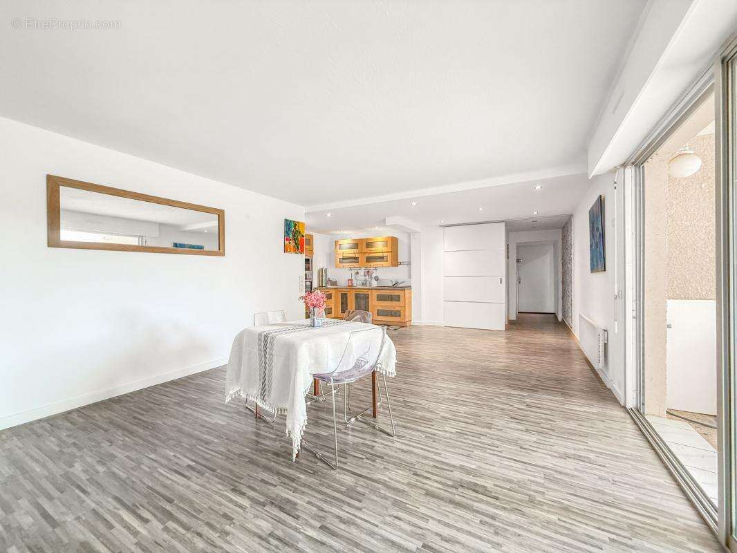 Appartement à VENCE