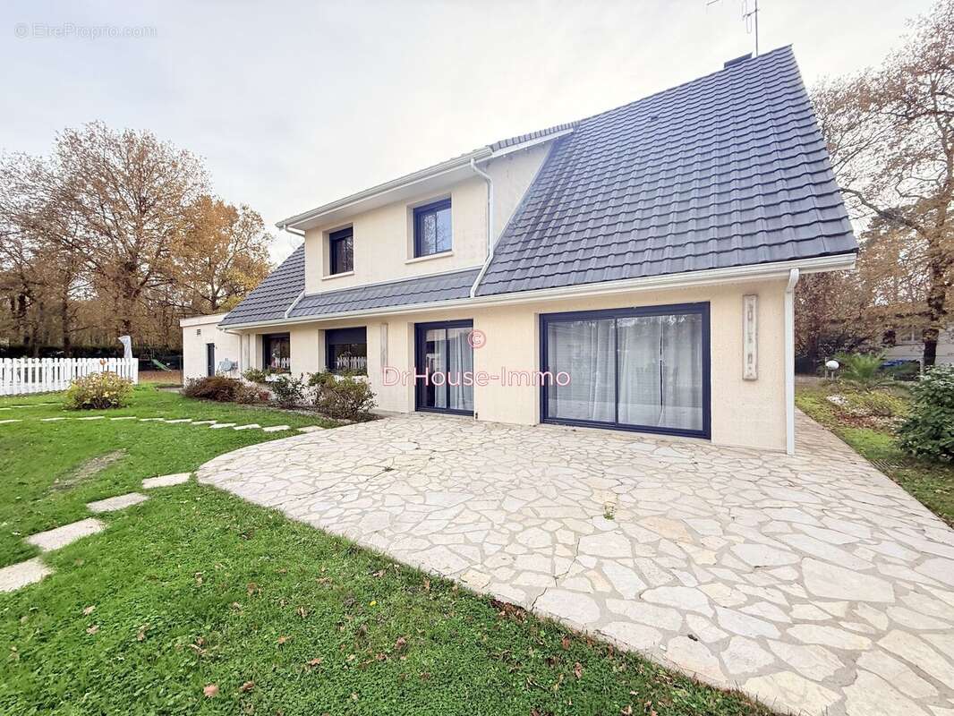 Maison à LE PIAN-MEDOC