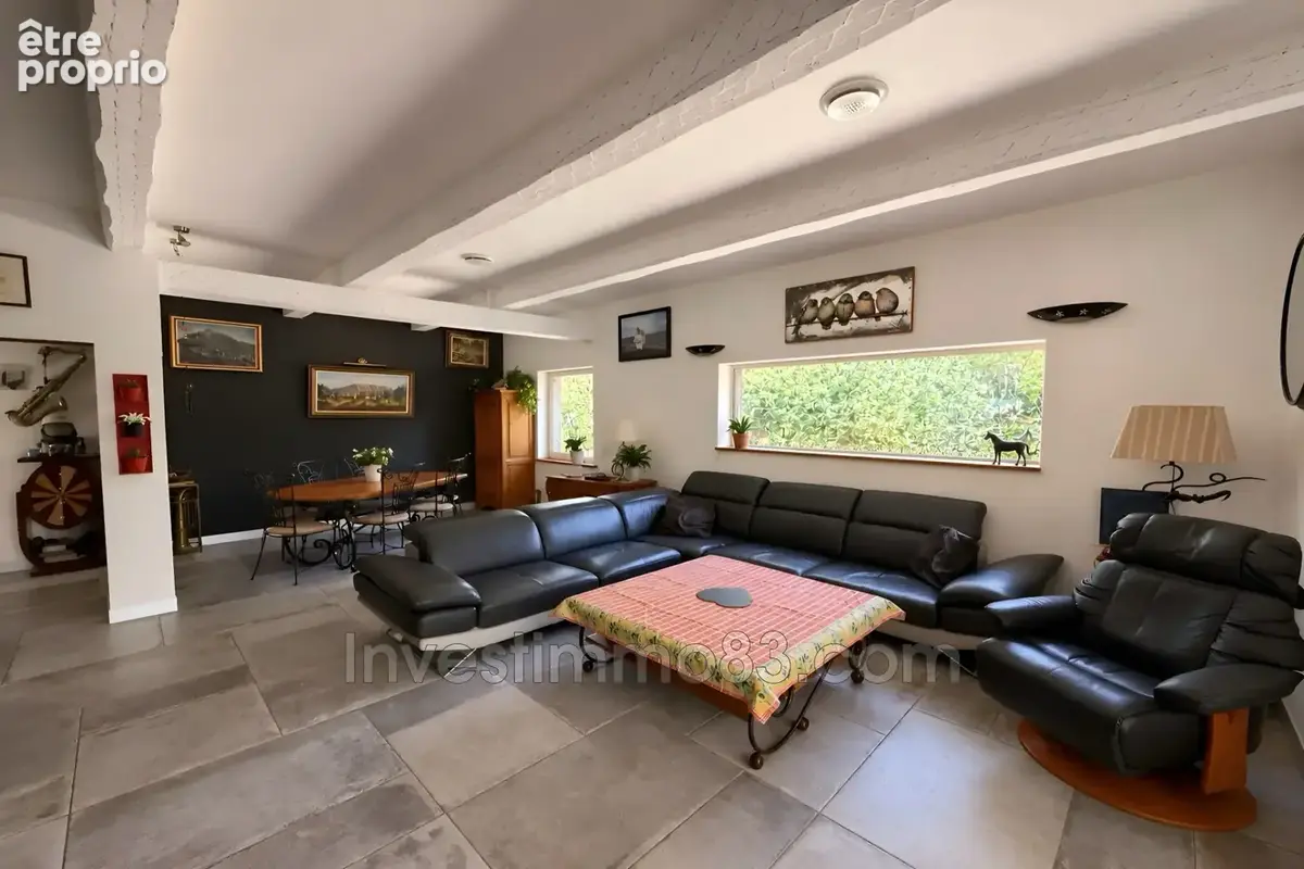 Maison 9 pièces 225 m² à vendre à Pourrieres (83910) - photo 8