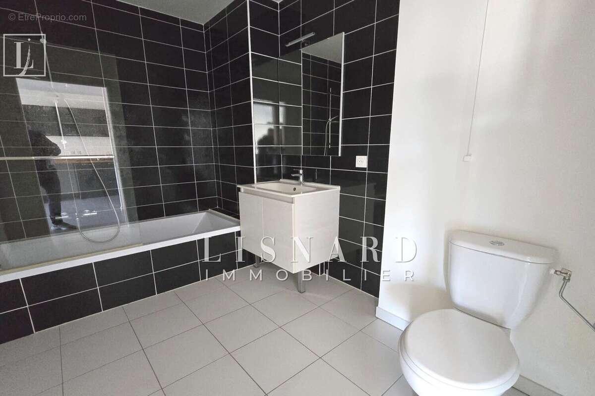 Appartement à VALLAURIS