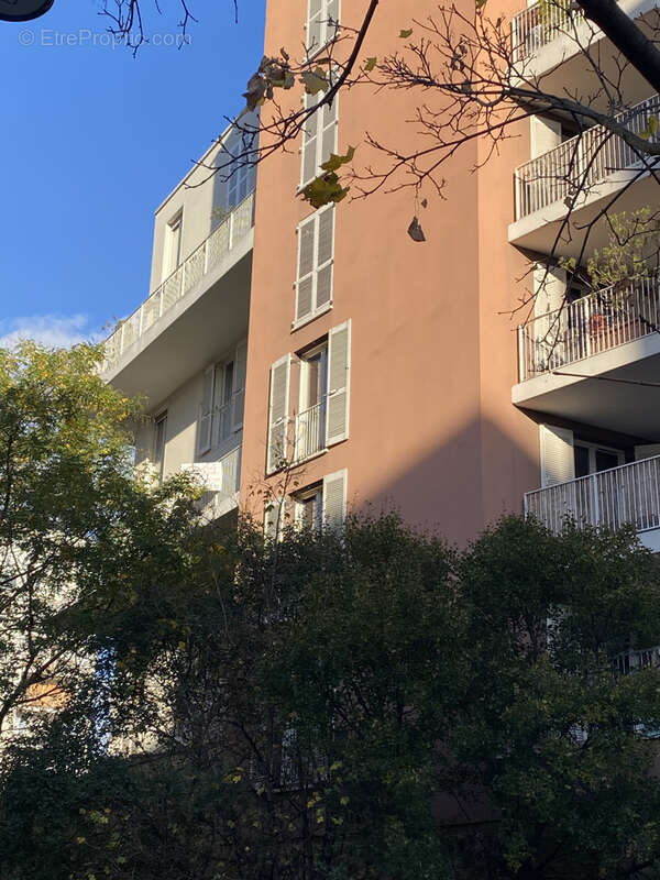 Appartement à LYON-8E