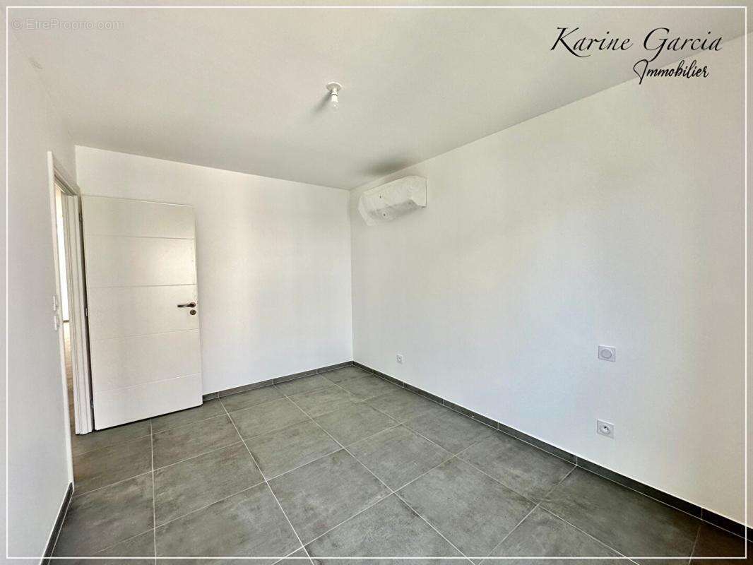 Appartement à SIX-FOURS-LES-PLAGES