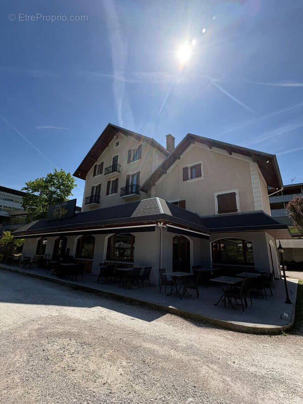 Appartement à CHALLES-LES-EAUX