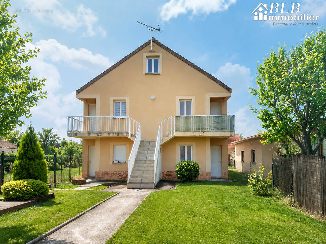 Appartement à LE PERRAY-EN-YVELINES