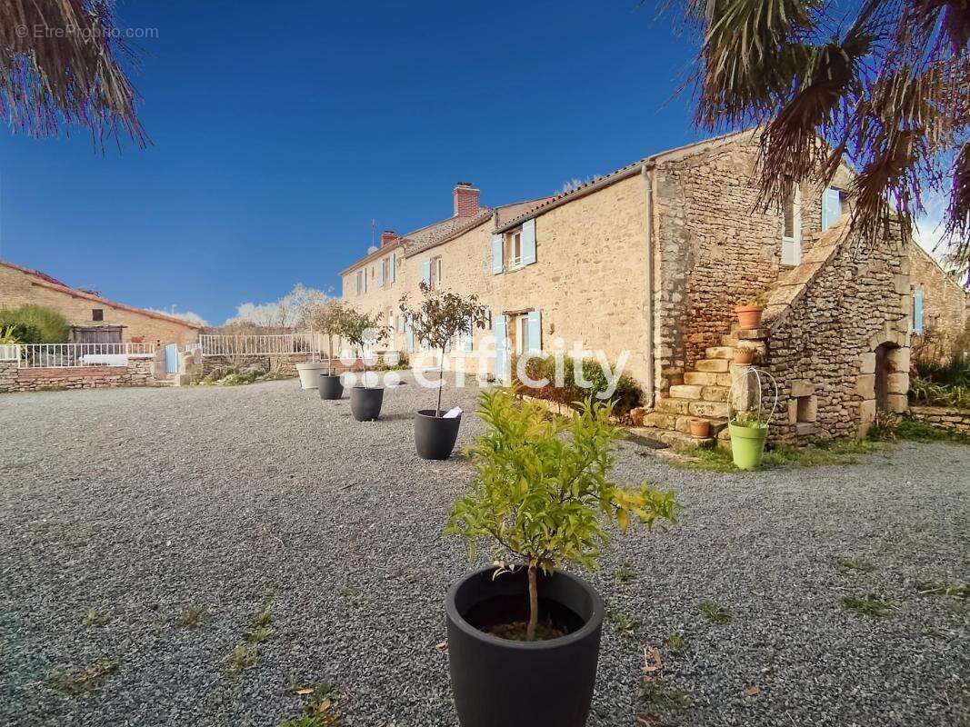 Maison à NIEUL-SUR-L&#039;AUTISE