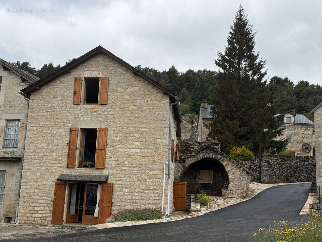 Maison à LAVAL-DU-TARN