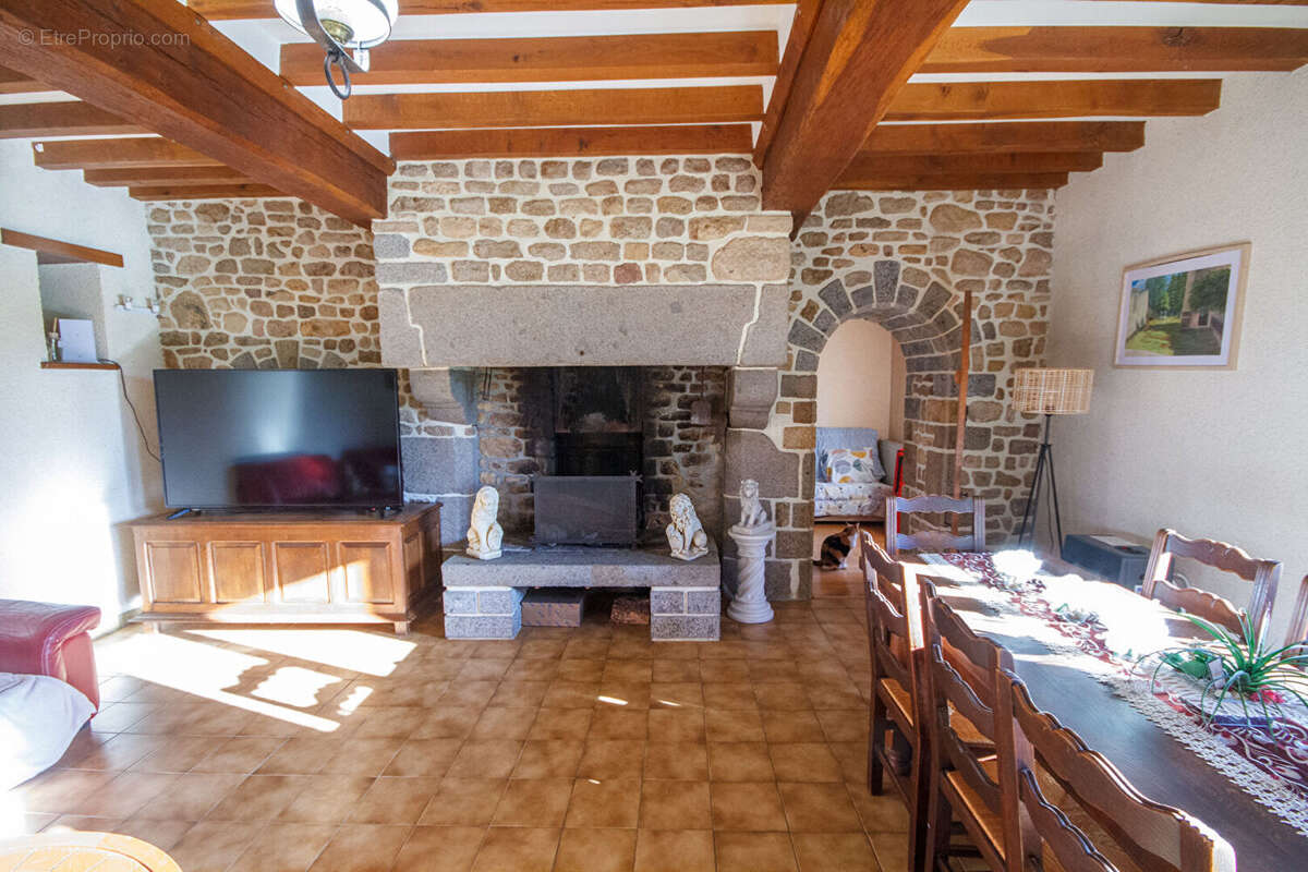 Maison à SAINTE-PIENCE