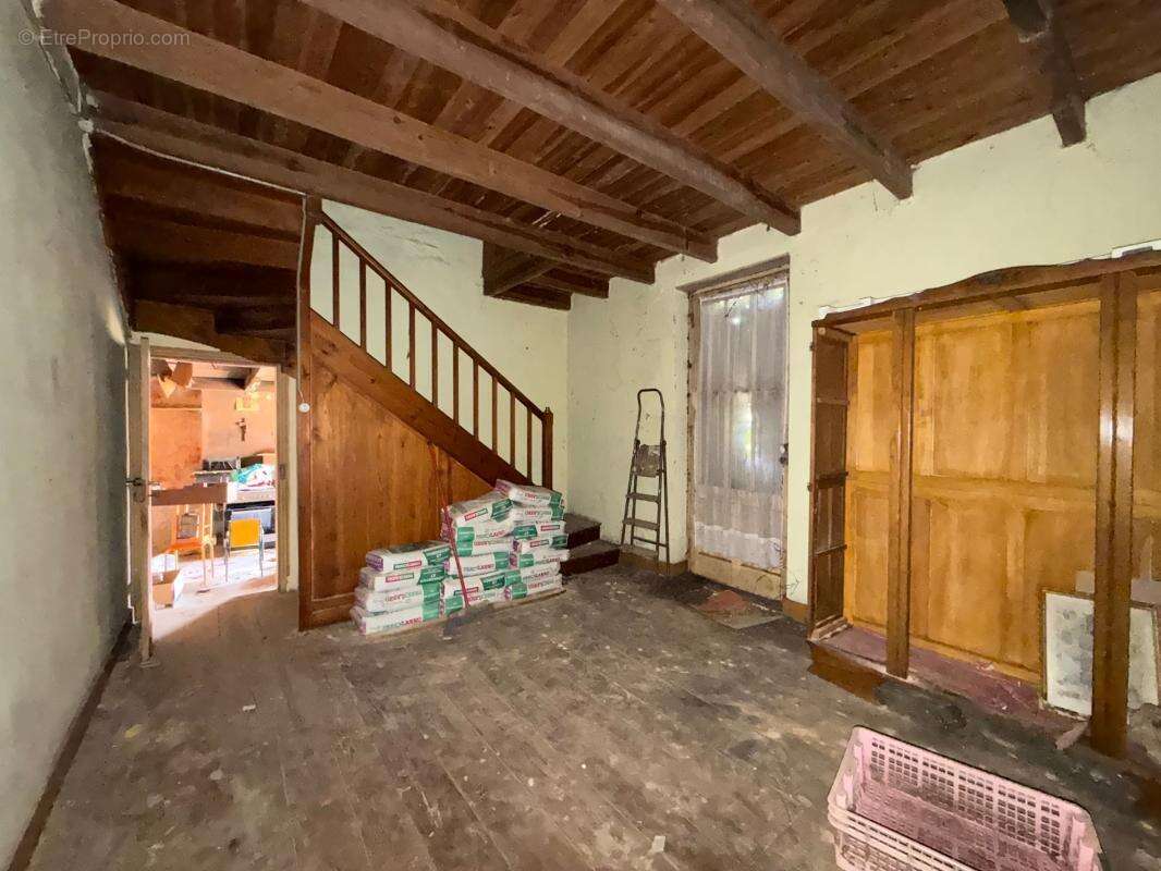MAISON 6 PIECES + DEPENDANCE à rénover près du centre ville - photo 31