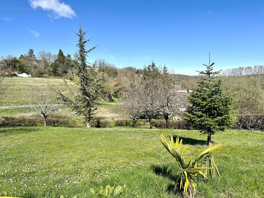 Vues panoramiques dans un village classé recherché - photo 18