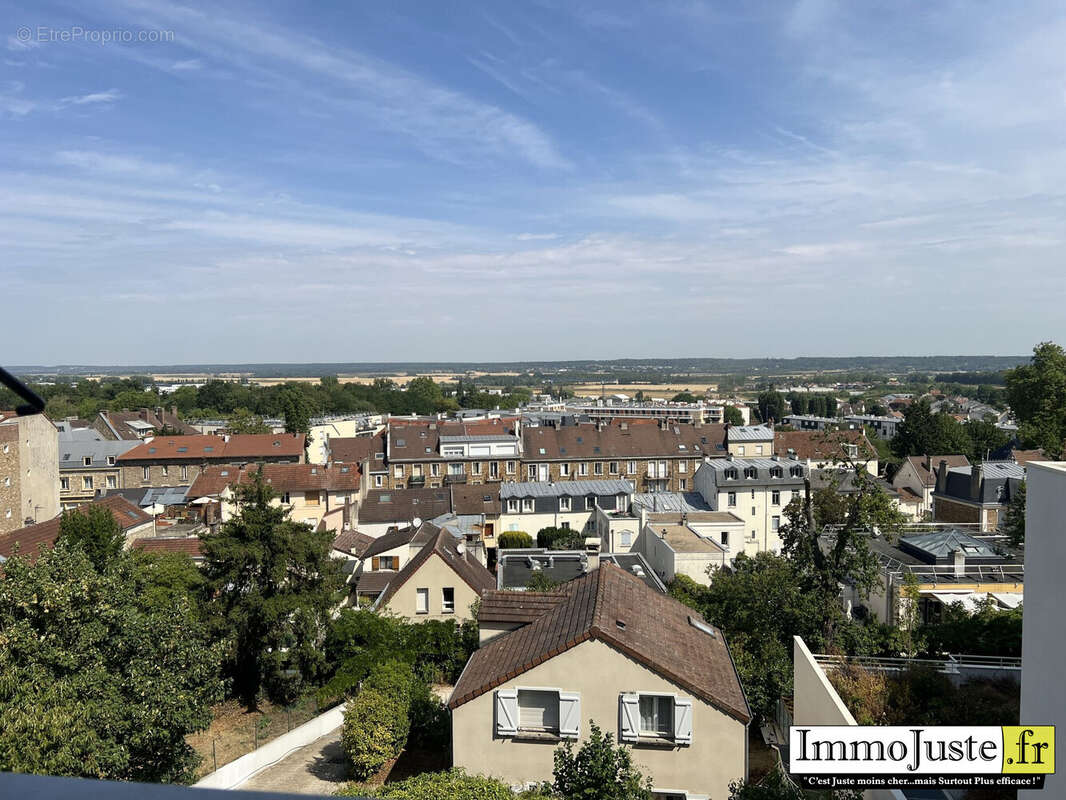 Appartement 40 m² à Saint-Cyr-L'ecole  - photo 6