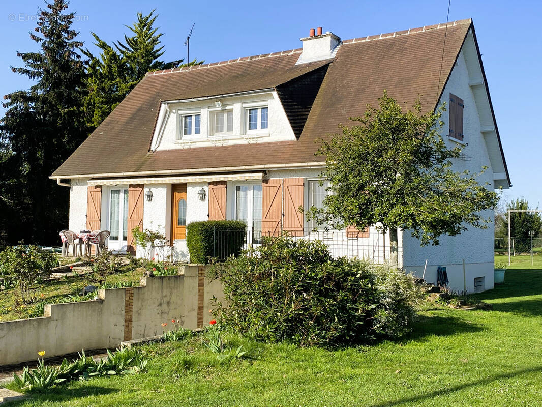 Maison à MONTACHER-VILLEGARDIN