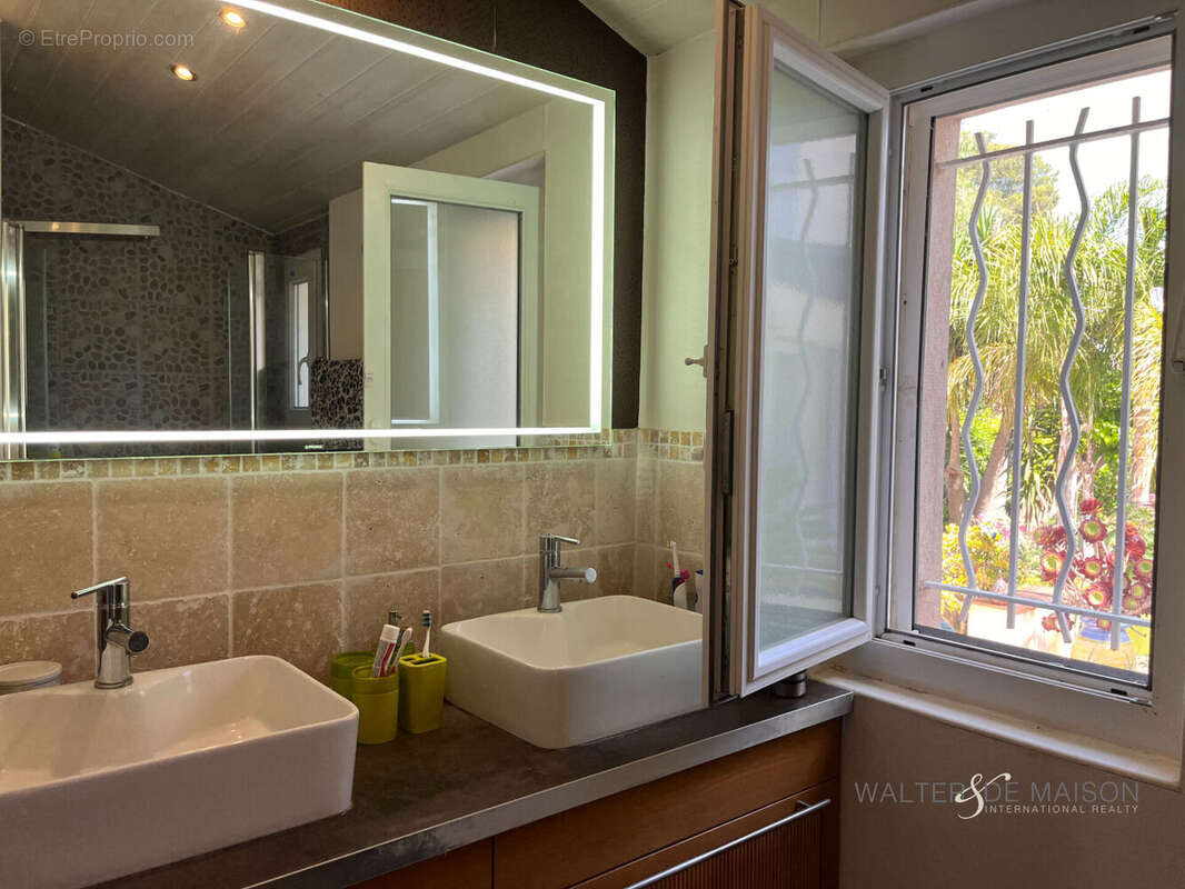 Maison à CARQUEIRANNE