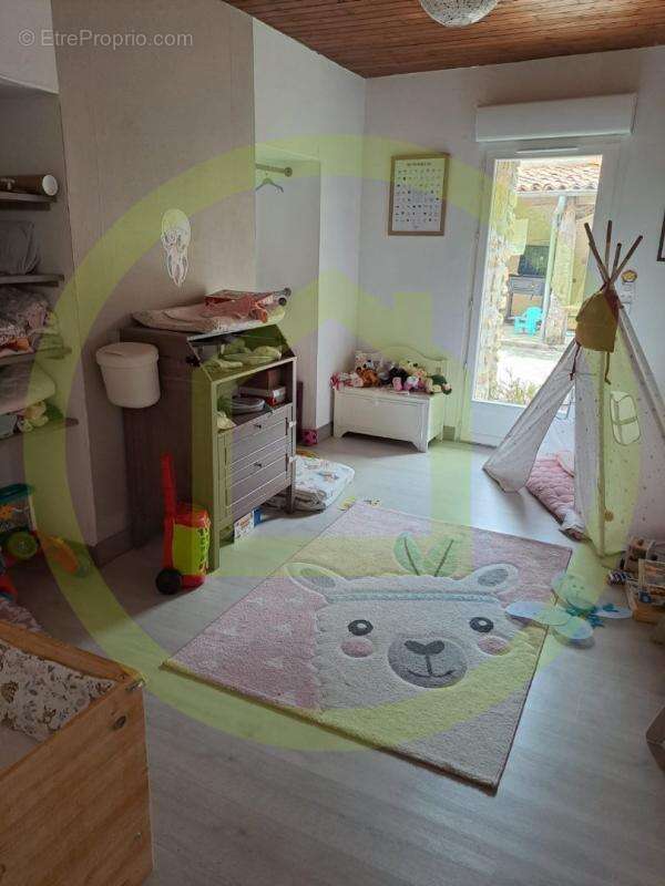 Maison à RUELLE-SUR-TOUVRE