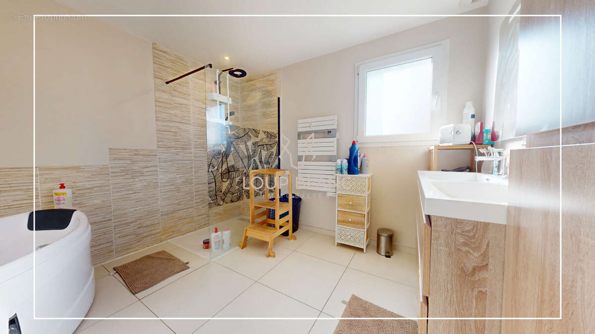 Maison à CHAMPAGNEY