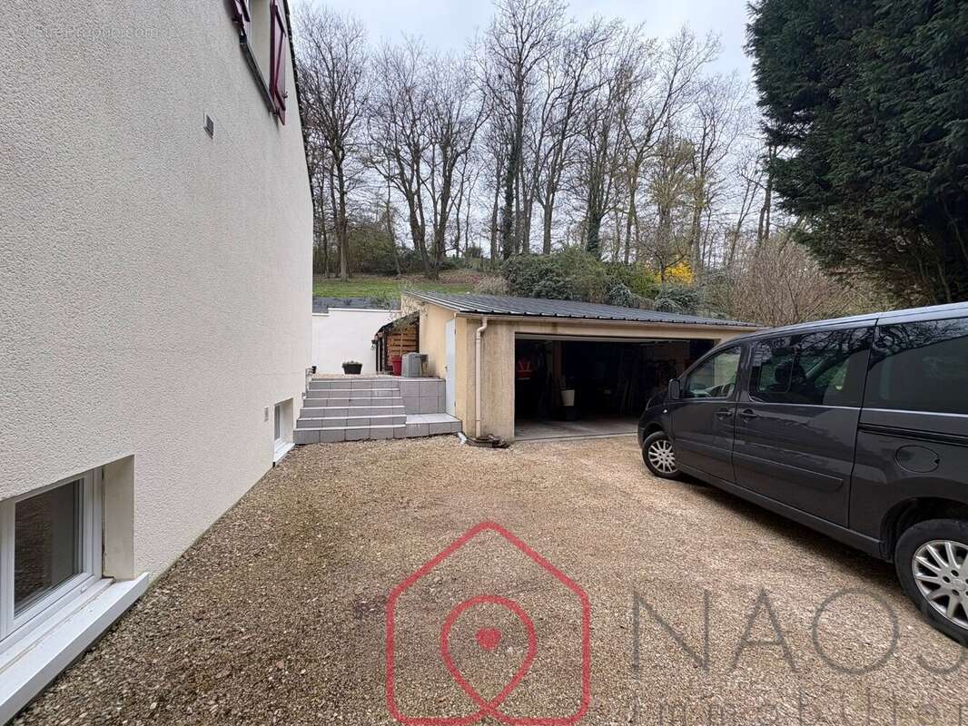 Maison à BAGNEAUX-SUR-LOING