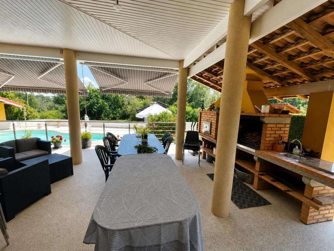 Maison de 5 pièces de 137 m² à Eauze - photo 2