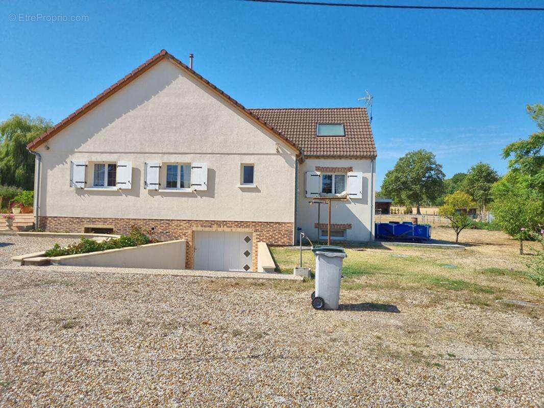 Propriété d'agrément  4 Chambres, un étang et 3,6 Hectares - photo 2