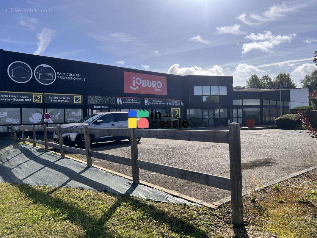 Belle opportunité : Superbe surface commerciale au coeur de la - photo 3