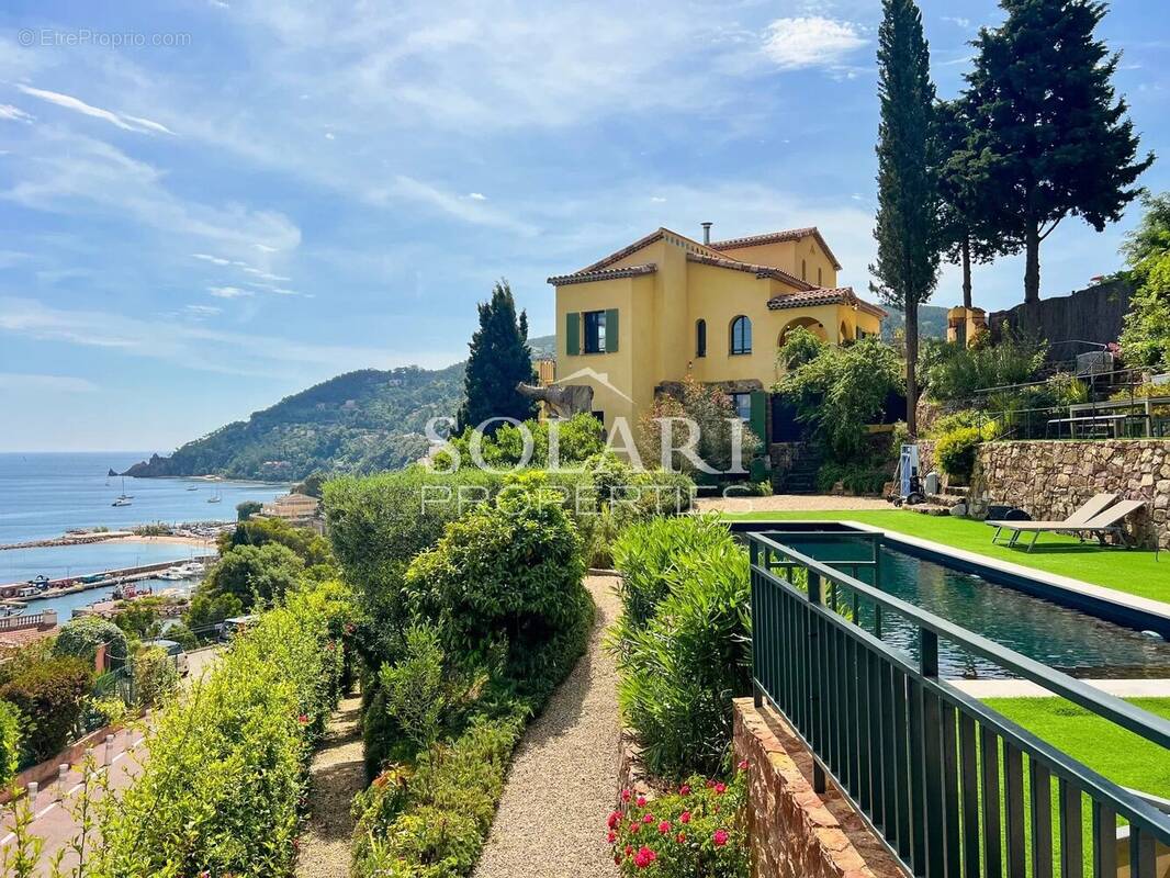 Maison à THEOULE-SUR-MER