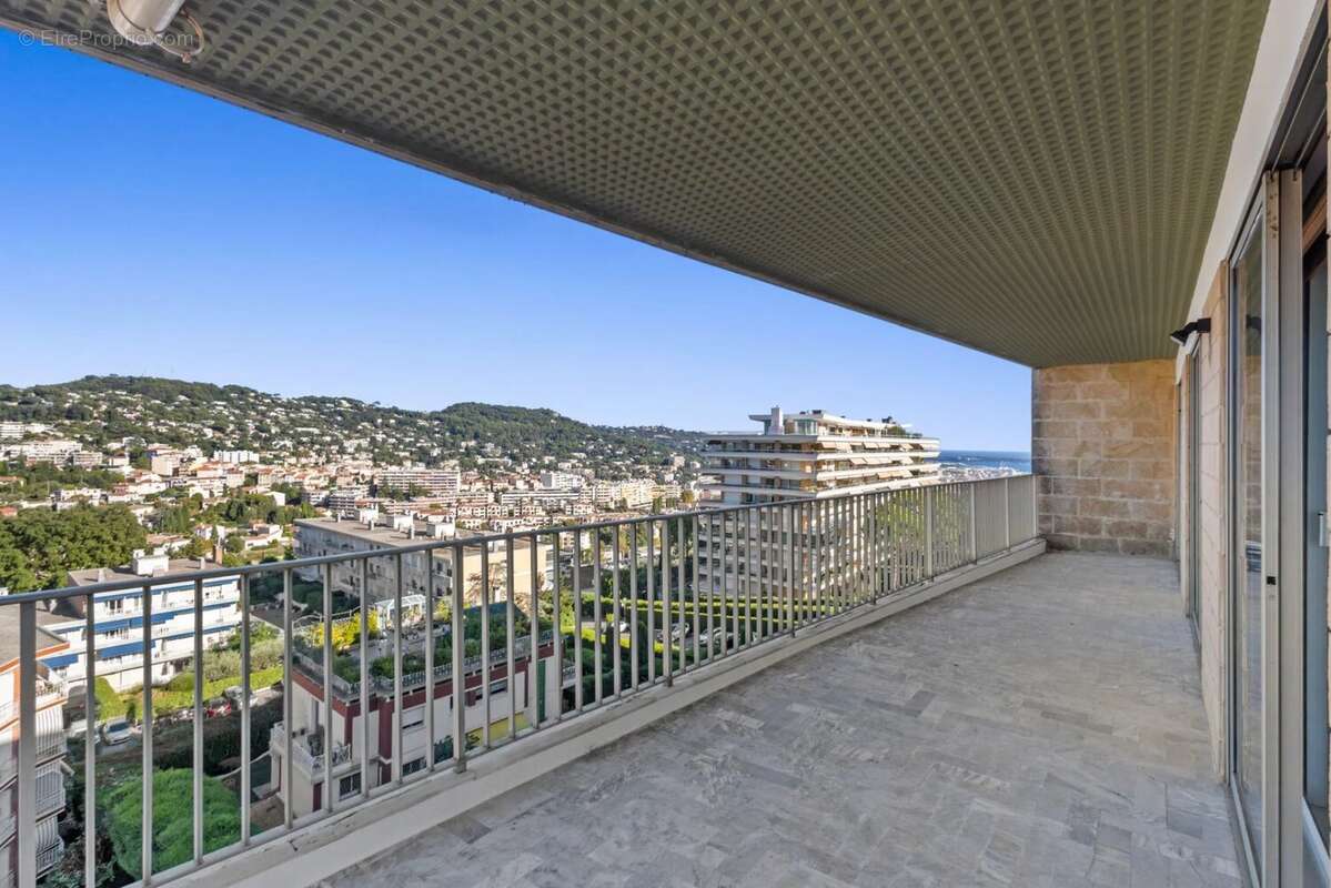 Appartement à LE CANNET