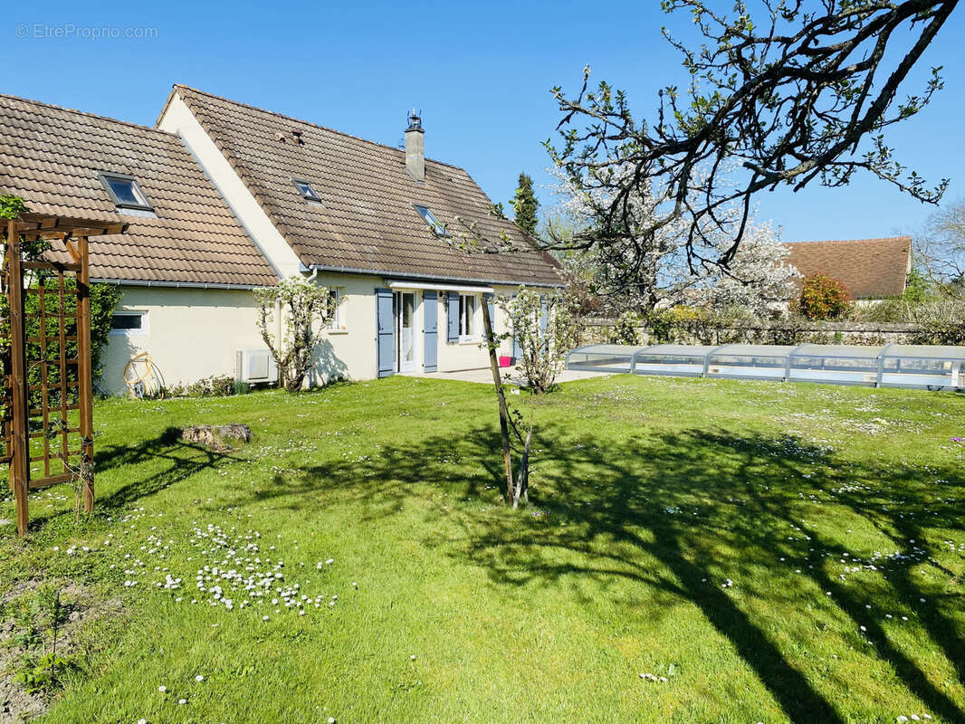 Maison à MONTFORT-L'AMAURY