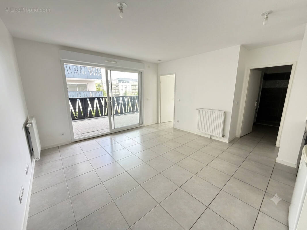 Appartement à LES PONTS-DE-CE