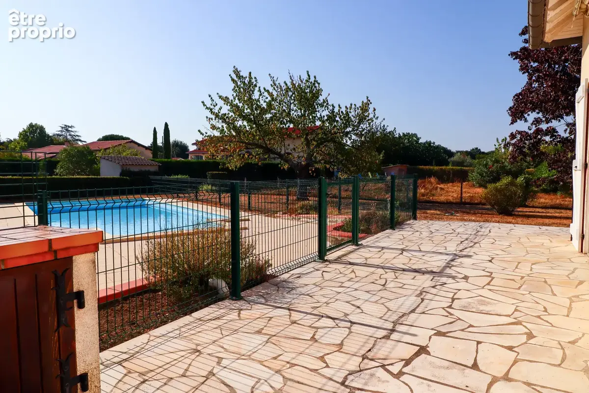 Maison familiale - 5 chambres - Piscine, double garage et grand jardin - photo 5