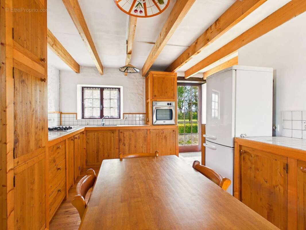 Maison à CLUSSAIS-LA-POMMERAIE