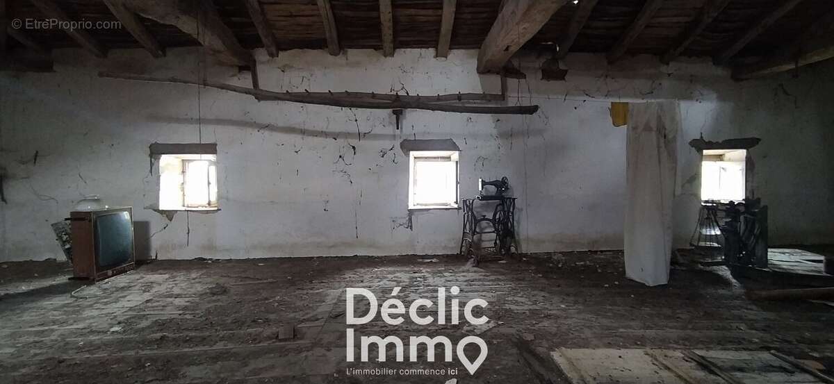 Ensemble de Maisons en Pierre  9 km de Champagne-Mouton  Calme, Campagne et Gros Potentiel - photo 13